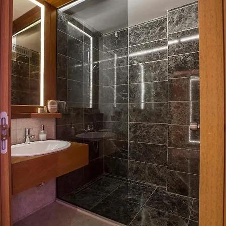 Azmakhan Hotel 3*